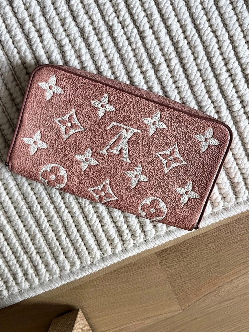 Louis Vuitton Sarah Wallet Pink Monogram Like New